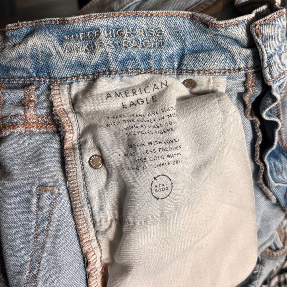 American Eagle Super High Rise Distressed Denim Shorts Light Wash Blue Size 000 - Picture 5 of 5
